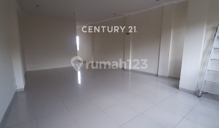 Strategic 4-Story Ruko on Otista Main Road, Bandung 2
