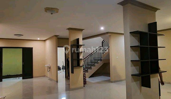 ruang keluarga turun harga di jual rumah