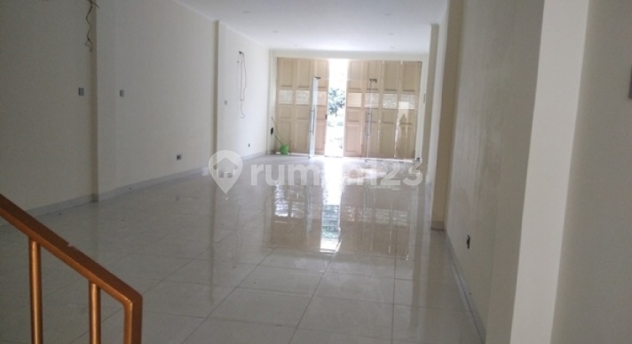 For Rent New Shop House Strategically Located in Duren Sawit, East Jakarta Area 2
