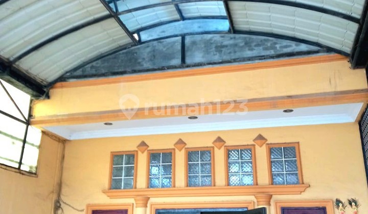 A 3.5-story rental house located on Pukat 6 Street. A 3.5-story rental house located on Pukat 6 Street.