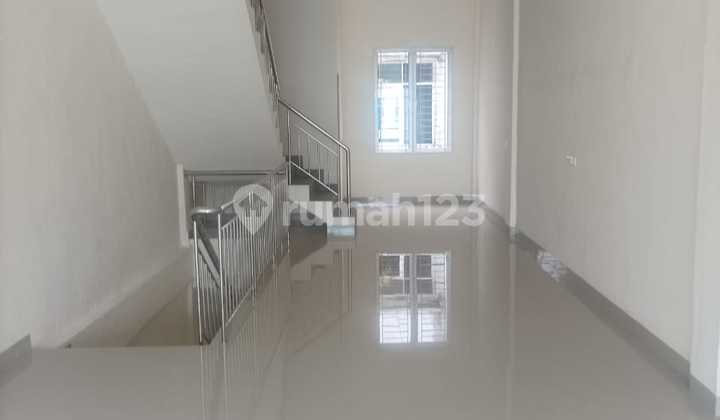 Sewa Ruko Murah.dan Bagus Lokasi Cbd Polonia 2