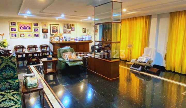 Villa Full Furnished Mewah Di.pinggir Jalan Ir.juanda