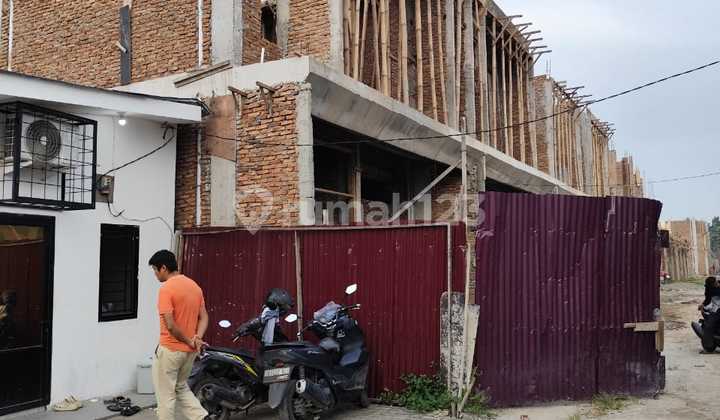 Rumah Murah Siap Huni Dalam Komplek di Jalan Karya 2