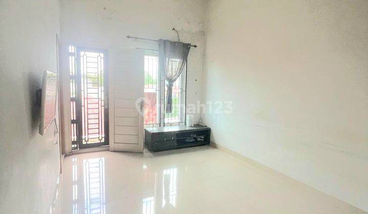 VILLA DALAM KOMPLEK  SUPER MEWAH JALAN STM 2