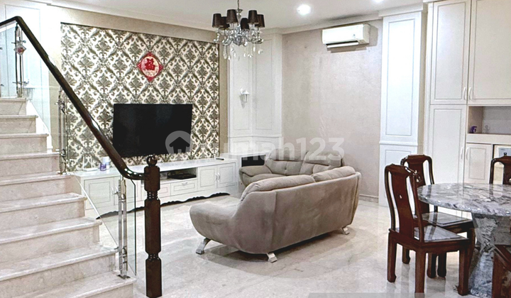 Villa Mewah Full Furnished Di Komplek Mutiara Palace