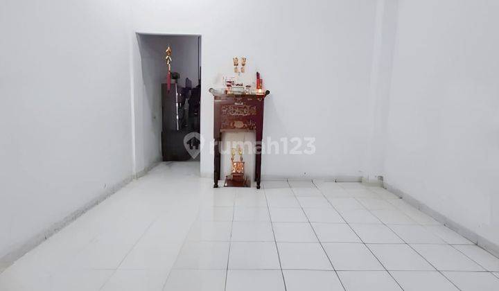 Rumah bagus  harga murah di jalan sikambing medan petisah 2
