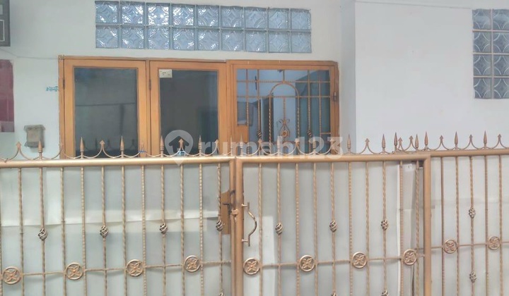 RUMAH PETAK HARGA MURAH DI JALAN PUKAT BANTING 1 MANDALA 2