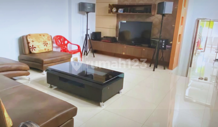 Ruko.bisnis di Jalan.taruma.dekat Sun Plaza