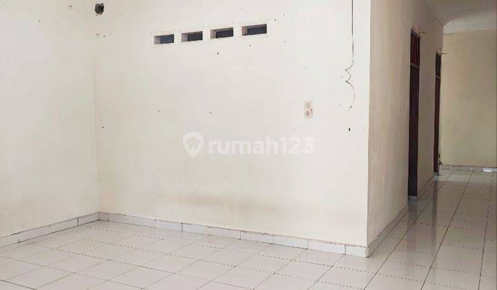 RUMAH HALAMAN LUAS DI PINGGIR JALAN POSISI HOOK DI SM RAJA 2