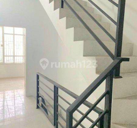 RUMAH SEMI FURNISHED DI JALAN BAKTI LUHUR 2