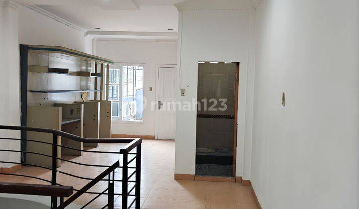 RUKO BISNIS LOKASI STRATEGIS DI JALAN MULTATULI 2