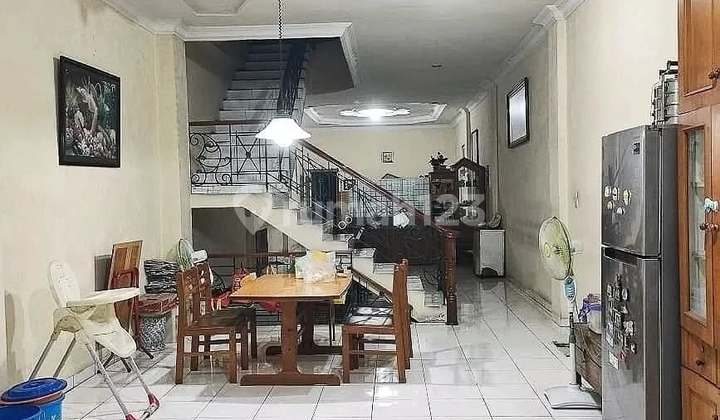 Ruko Bisnis Bagus dan Terawat Lokasi Jalan Thamrin Ujung 2