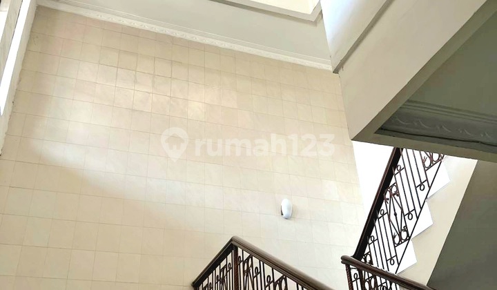 Luxury and affordable villas located on Gandhi Street. Luxury and affordable villas located on Gandhi Street.