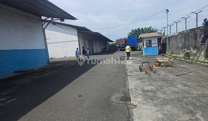 GUDANG SIAP PAKAI HARGA MURAH LOKASI PINGGIR JALAN YOS SUDARSO 1