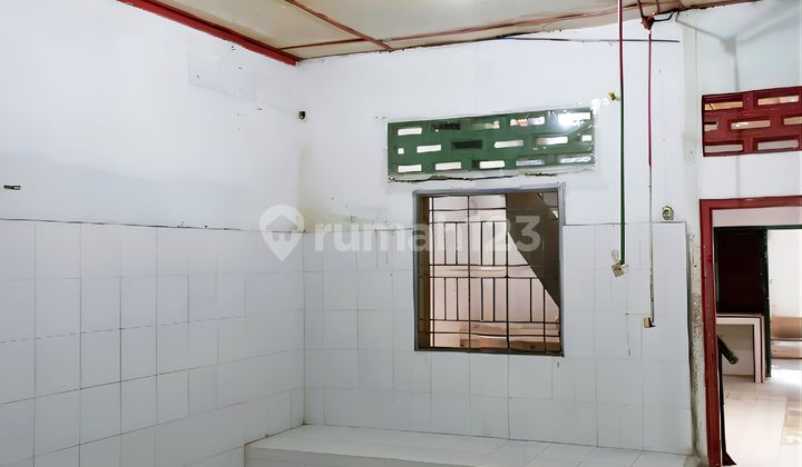 RUMAH HITUNG TANAH LOKASI JALAN PERCUT DEKAT PAJAK BERUANG 2