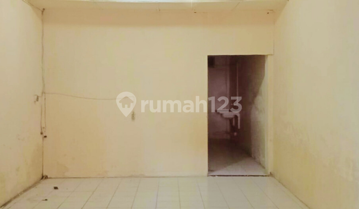 Shop rental for business located on Aksara Street. 1