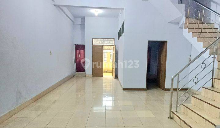 RUMAH KOMPLEK POSISI HOOK JALAN SUNGGAL 1