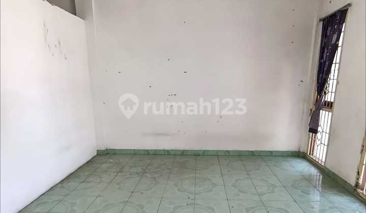 Business shophouse location in serene Cemara near Goodluck. 2