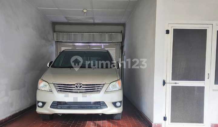 Rumah Mewah dan Luas Lokasi Pinggir Jalan Cik Ditiro 2