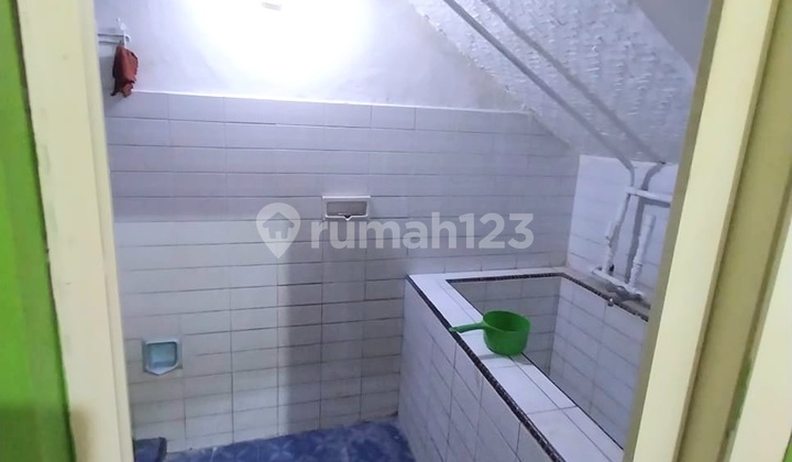 Rumah Bagus Harga Murah di Jalan Demak I 2