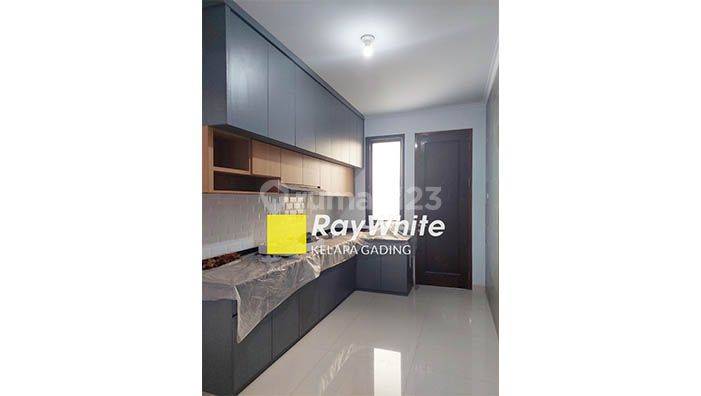 Rumah Baru sudah tinggi dr jalan, Semi furnish di Villa Gading Indah, Kelapa Gading Luas 9x23m2 2