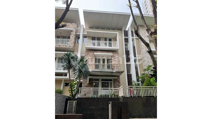 Rumah Town House Sherwood, Kelapa Gading