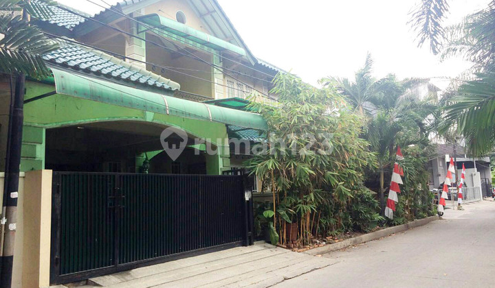 Rumah Hoek Raya, BCS Kelapa Gading, Luas 323m2 1
