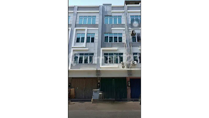 Disewa Ruko Toho, Muara Kamal, Penjaringan  - Ruko 4-1/2 lantai - Luas tanah 4,5x17m2 - Sertifikat :  PPJB  Kode PAP :  I02-S7265