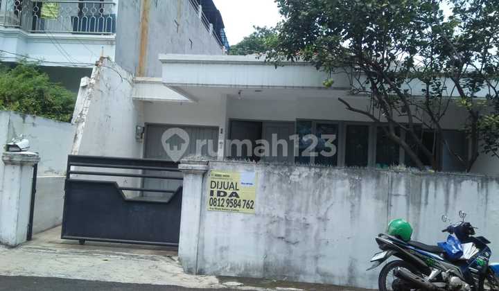 Rumah Cempaka Putih Timur, Jakarta. Rumah Cempaka Putih Timur, Jakarta.