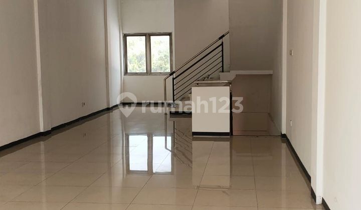 For Rent: Shop House in the Bustling Center of Banyumanik 2