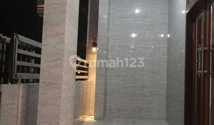 Rumah Mewah Full Furnished Premium di Dekat Undip 2