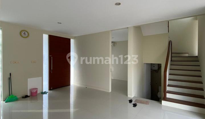 Premium Cluster House Fully Furnished in Greenstone Citragrand 2