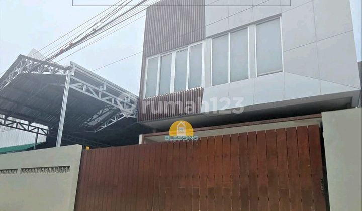 Disewakan Rumah Bagus Dekat Akpol Bangunan Baru Fasilitas Pool 1