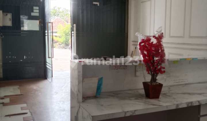 Ruko Strategis 3 Lantai di Jalan Dokter Cipto 2