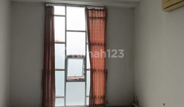 Strategic Ready-to-Use Shop House for Business on Canal Road 2