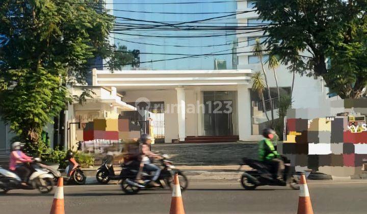 Ruang Usaha Luas Siap Huni Strategis di Jalan Pandanaran Semarang Kota 1