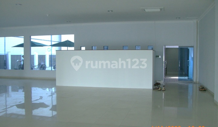 Disewakan Gedung Usaha dan Kantor Pusat Kota Simpang Lima 2