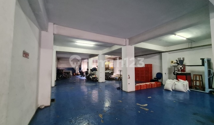 Ready-to-Use Office Building on Raya Kedung Cowek 2