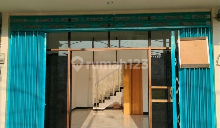 3-Story Shop House in Klampis, Newly Renovated, Ready to Use 2