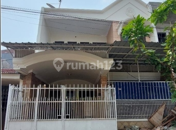 Rumah 2 Lantai di Mulyosari, Lingkungan Tenang