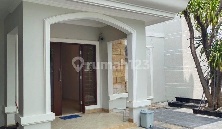 Good Semi-Furnished House Ready to Live In at Mentari Beach 2