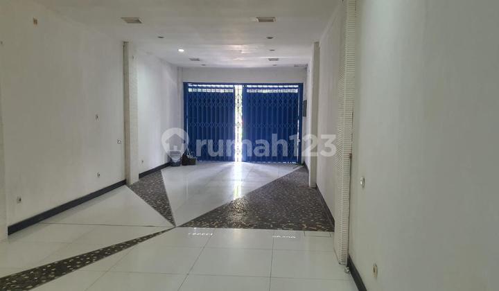 4-Story Shop House on Arief Rahman Hakim, Klampis. 4-Story Shop House on Arief Rahman Hakim, Klampis.