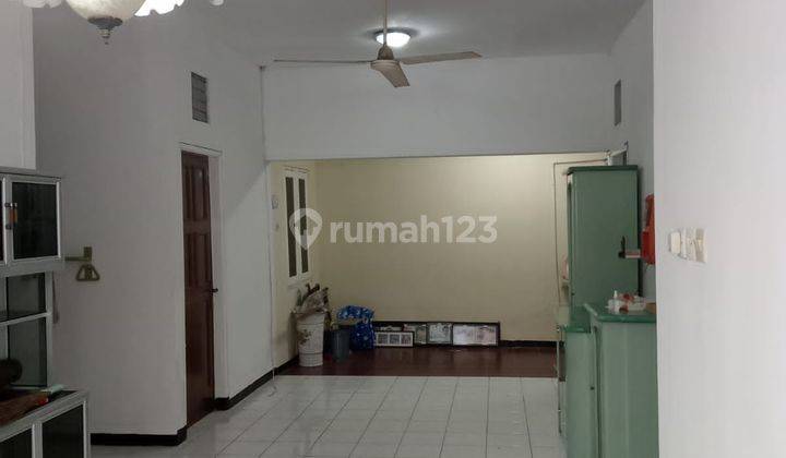 Sewa Rumah Mulyosari Siap Huni dekat Pakuwon City 2