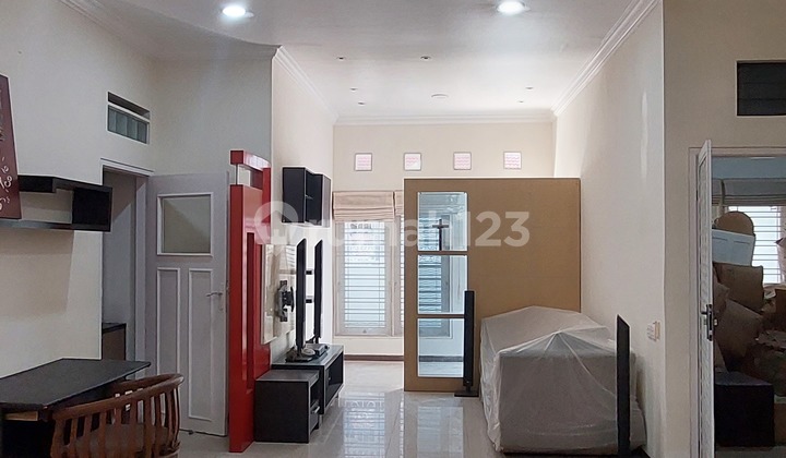 Sewa Rumah Mulyosari Full Furnish dekat Pakuwon City 4