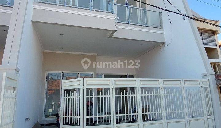 Rumah Baru 2 lantai Mulyosari dekat Pakuwon City, ITS, Unair 1