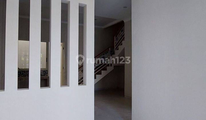 Rumah Baru Mulyosari 4 Kamar Tidur dekat Pakuwon City 2