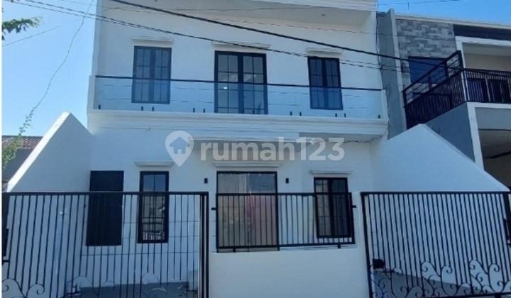 Rumah Baru Desain Lega Di Babatan Pantai Dekat Pakuwon City