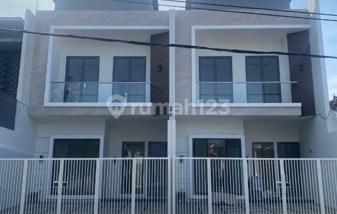 Rumah Baru di Baruk Dekat Raya Merr, One Gate