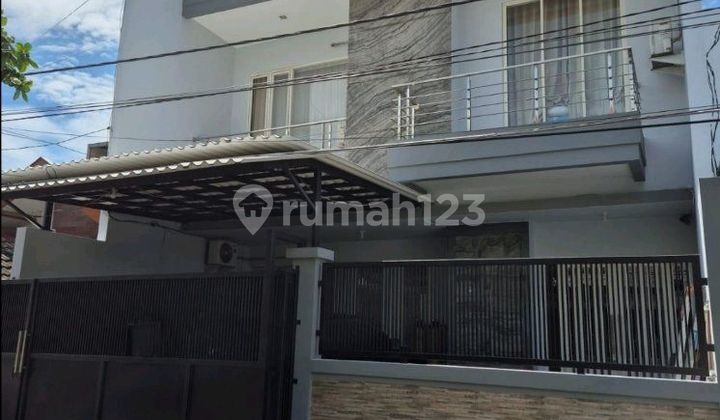 Minimalist House in Wisma Permai Near Galaxy Mall 2