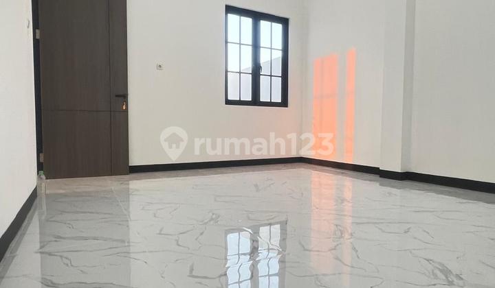 Rumah Baru Desain Lega Di Babatan Pantai Dekat Pakuwon City 2